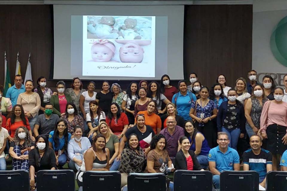 Profissionais da rede municipal de saúde participam de encontro sobre doação de leite materno