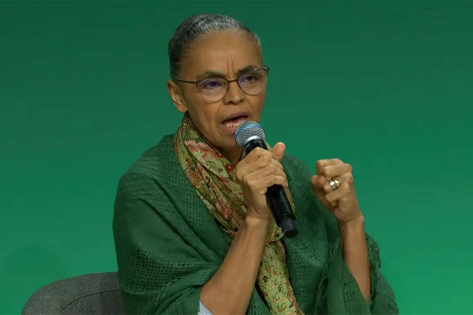 Marina Silva defende avanço da COP sobre fim dos combustíveis fósseis