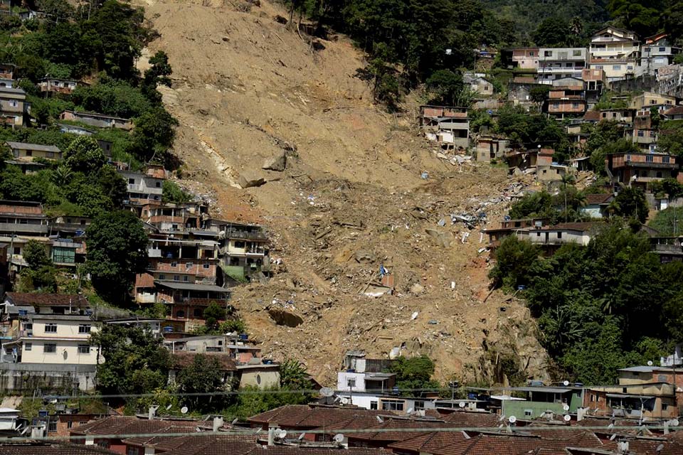 Petrópolis registrou 250 deslizamentos em 24 horas por causa da chuva