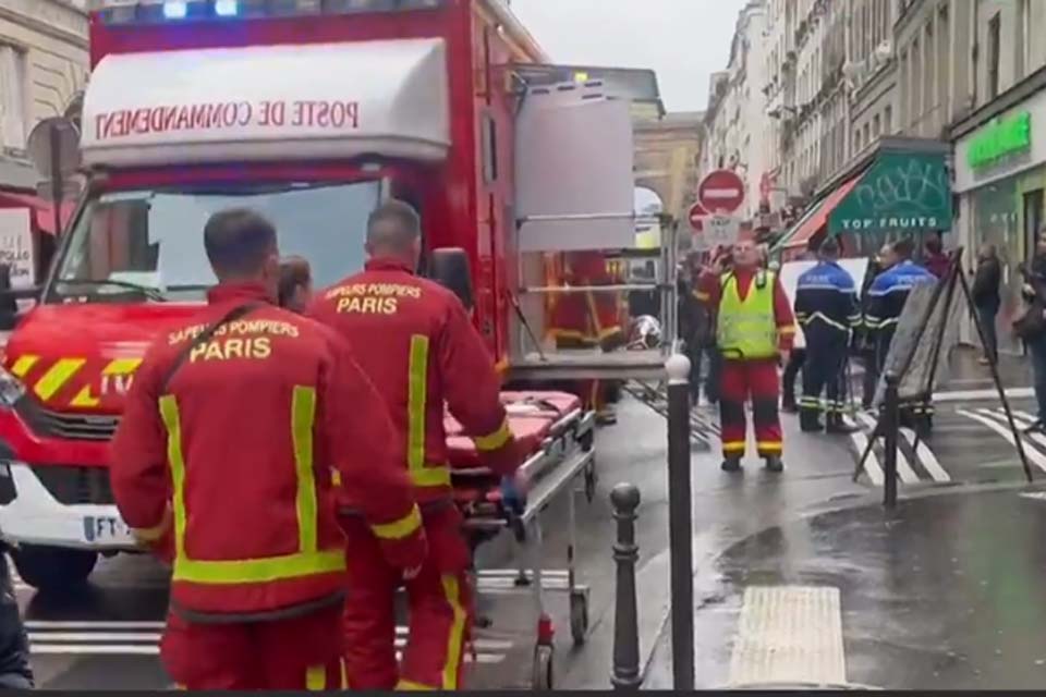 Homem de 69 anos é detido após tiroteio em Paris; três pessoas morreram