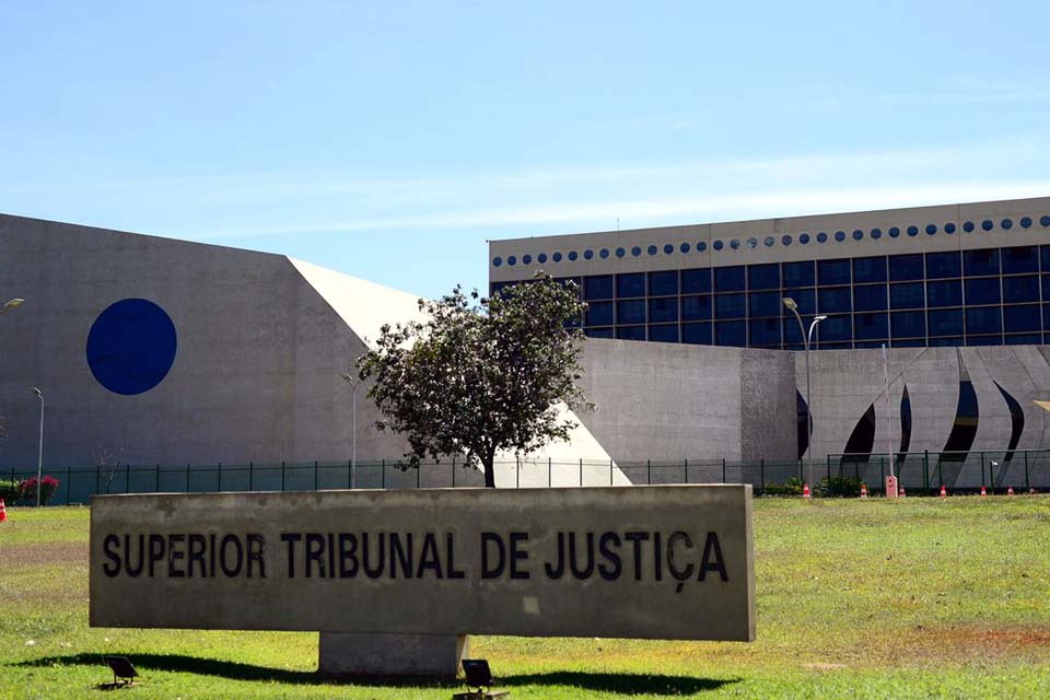 STJ adia julgamento que pode restabelecer condenação de Ustra