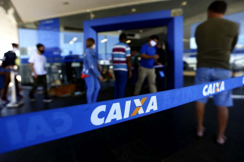 Caixa paga auxílio emergencial para nascidos em abril