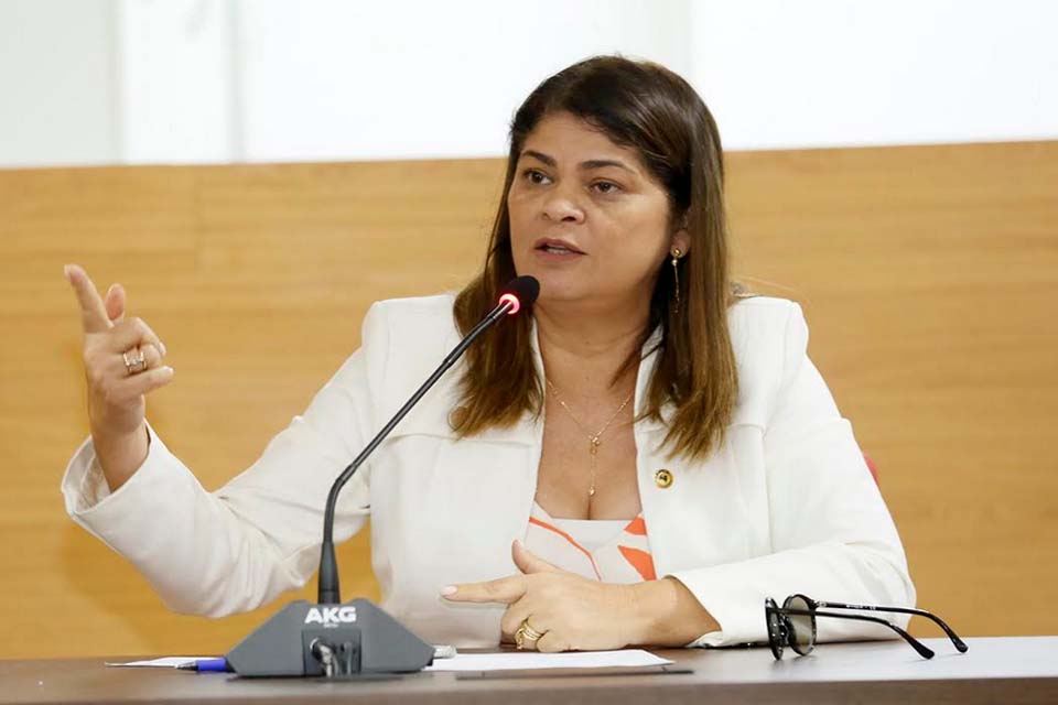 Cássia Muleta indica necessidade de médicos especialistas para Jaru
