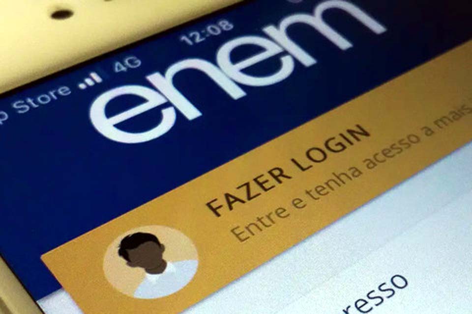 Enem 2024: pedido de isenção da taxa começará em 15 de abril