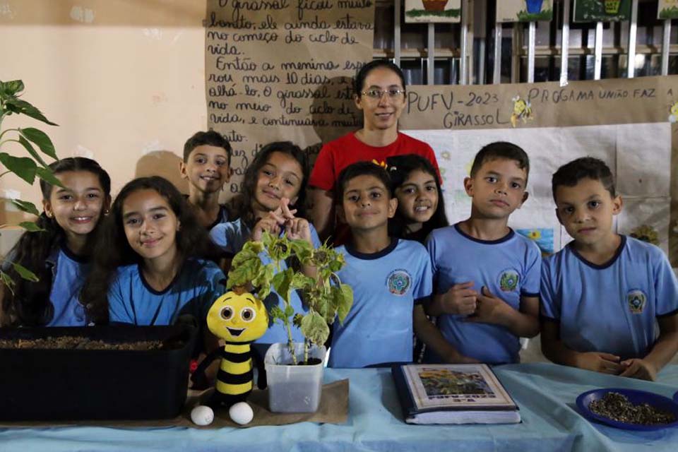 Alunos da escola Felipe Rocha em Vilhena participam do Programa União Faz a Vida