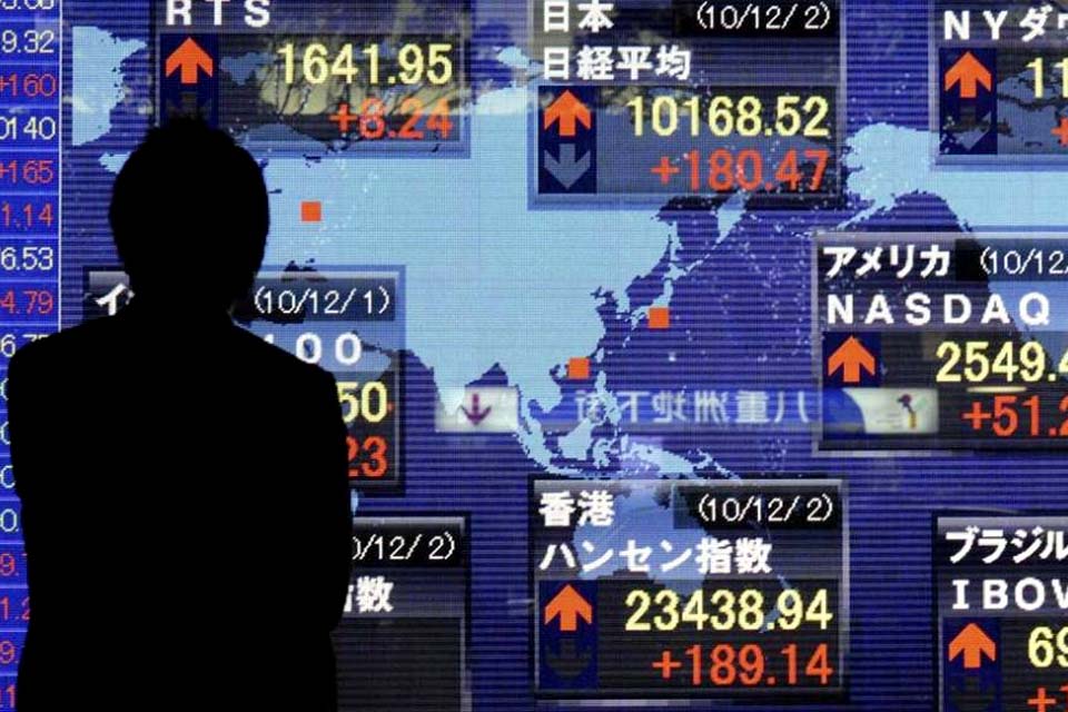 Bolsa de Valores de Tóquio sofre maior queda em 30 anos