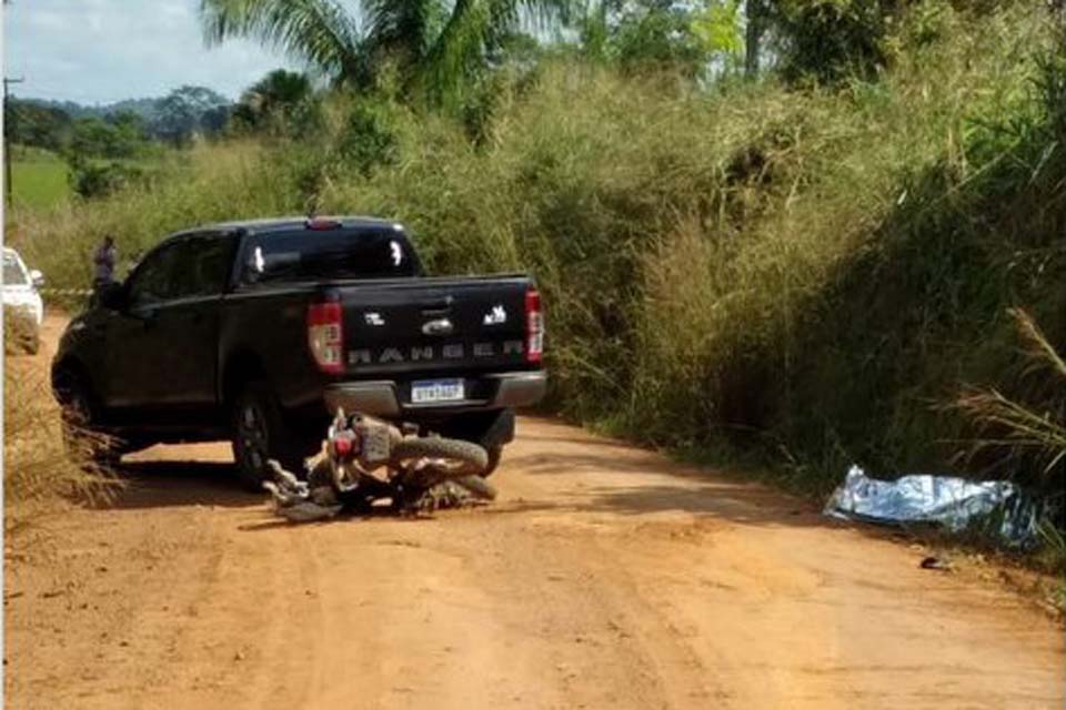 Motociclista morre em colisão com caminhonete na linha 619