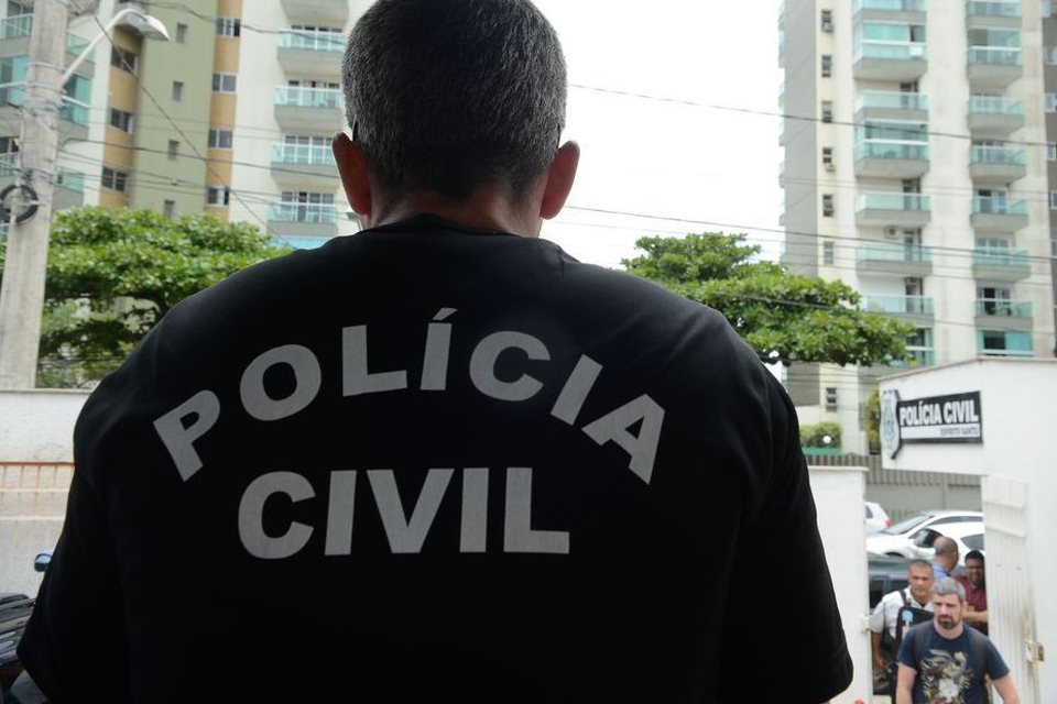 Polícia cumpre mandados contra milícia no Rio de Janeiro