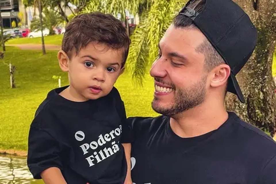 Murilo Huff posta momento divertido ao lado do filho e se declara para o pequeno: Melhor sorriso do mundo