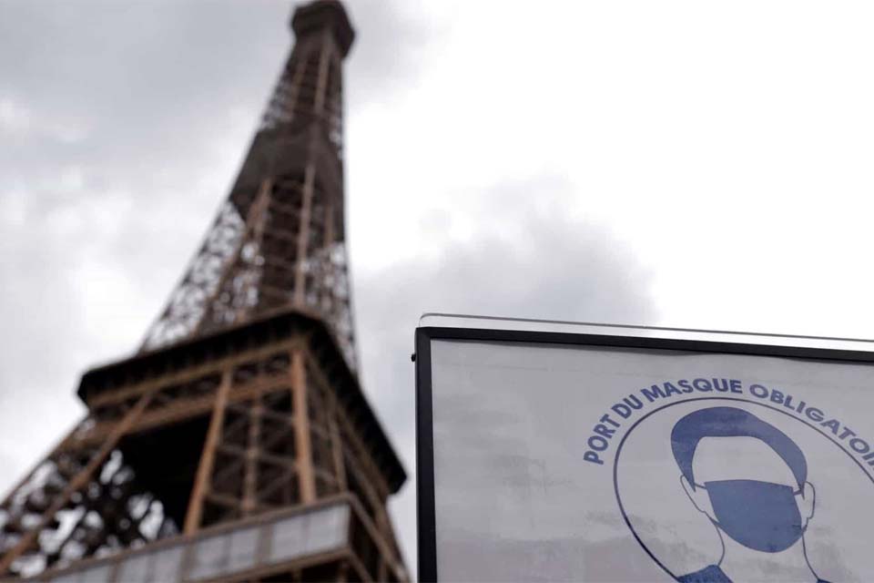 Torre Eiffel reabriu com passe sanitário obrigatório a partir de quarta