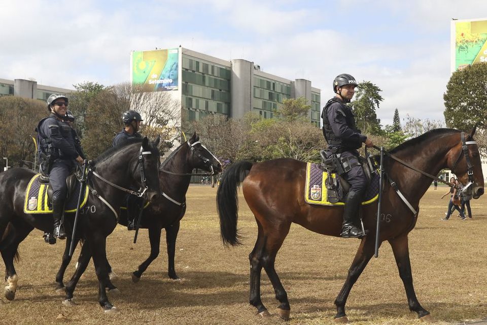 MP reajusta salários de policiais do Distrito Federal em 8%