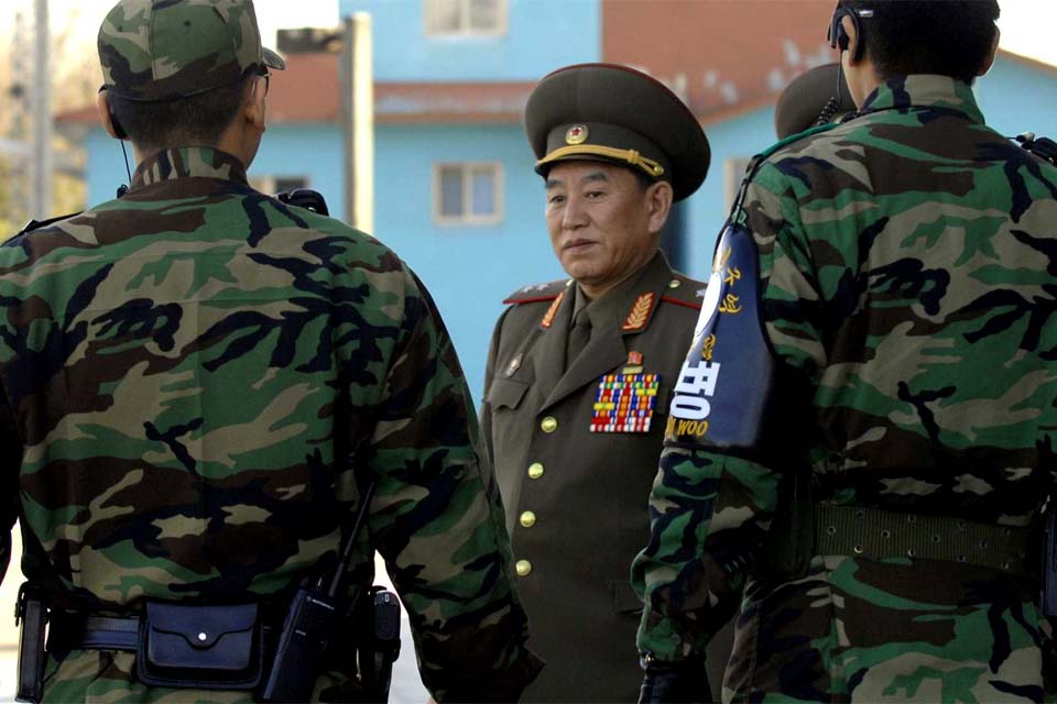 Chefe do Exército da Coreia do Norte alerta EUA contra uso de força