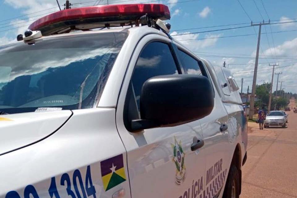 Homem é preso com simulacro e por ameaçar atear fogo na casa da própria mãe