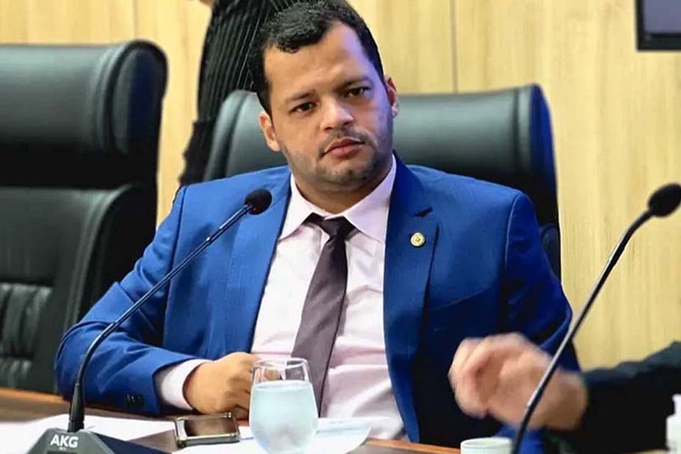 Deputado Edevaldo Neves cobra solução para viatura da Polícia Militar no distrito de São Carlos