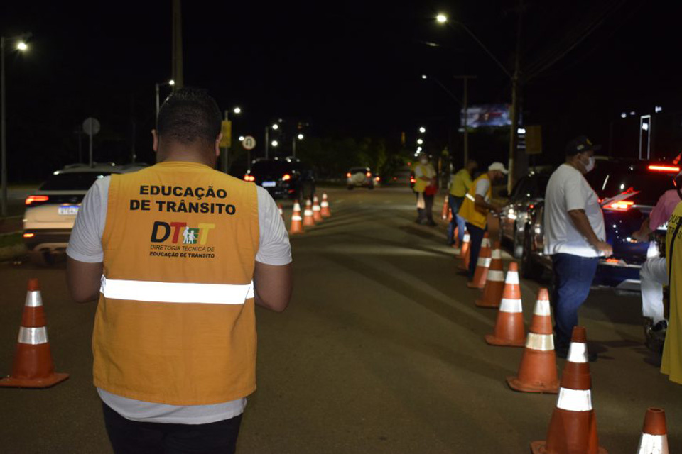 Blitz educativa do Detran ressalta importância do cumprimento da Lei Seca a condutores em Porto Velho