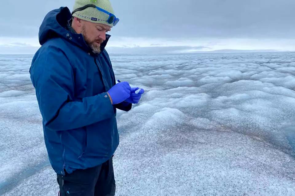 Derretimento do manto de gelo da Groenlândia fará o mar subir pelo menos 27 cm