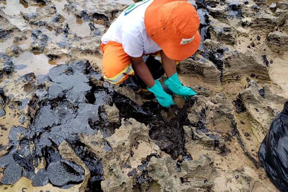 Óleo que atingiu praias do Nordeste veio de petroleiro grego, diz PF