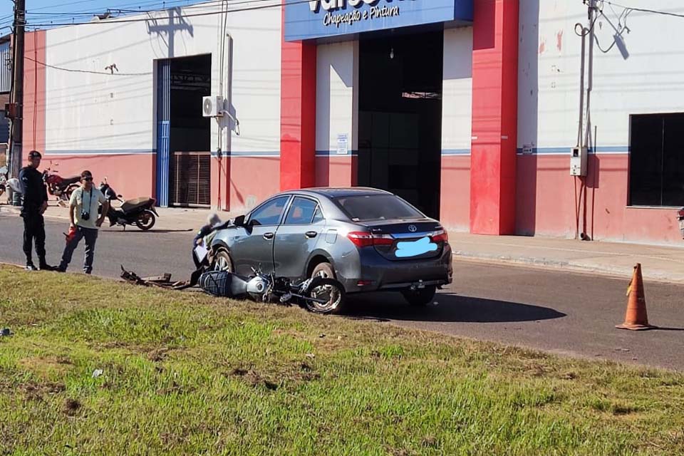 Motociclista fica ferido após colisão com carrro em Rolim de Moura