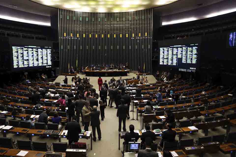  Congresso retoma atividades nesta quarta-feira em sessão solene no plenário da Câmara