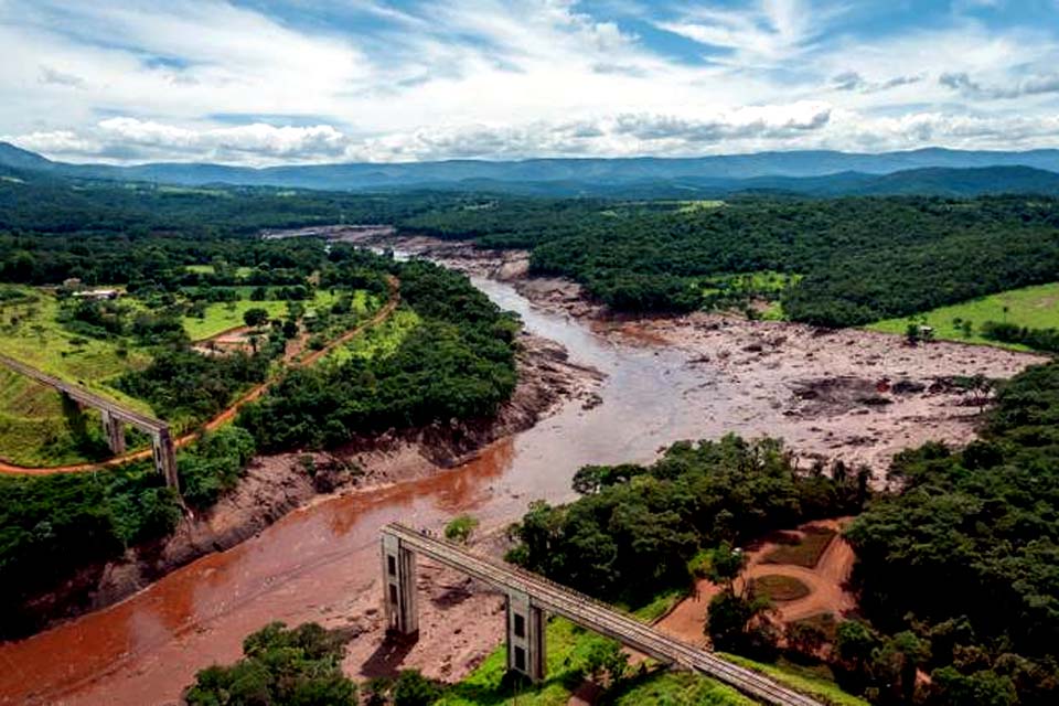 Municípios de Minas vão dividir R$ 1,5 bi do acordo de Brumadinho