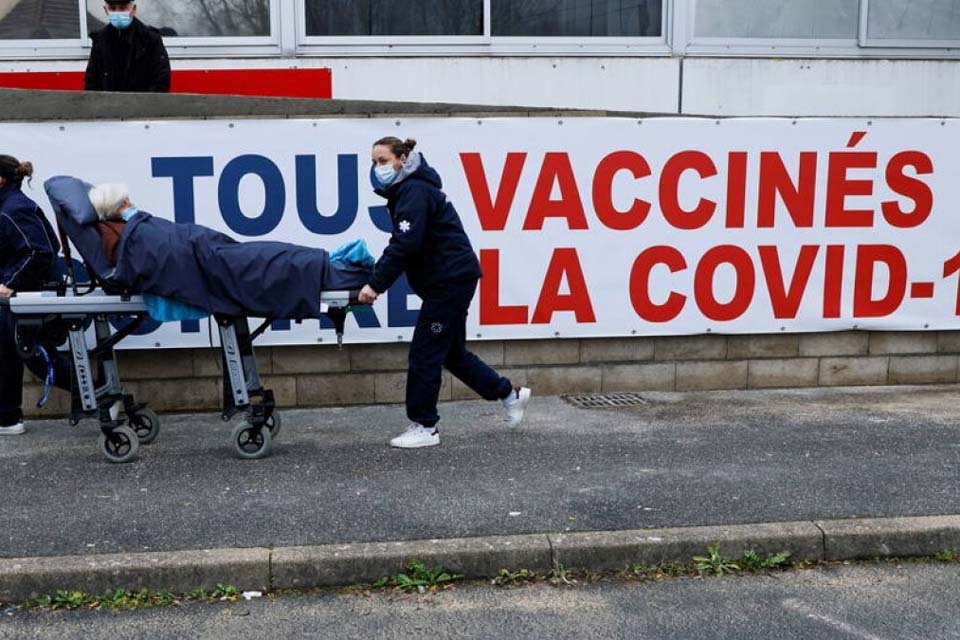 França registra 28 mil novos casos de covid-19; mais de 40 pessoas morreram 