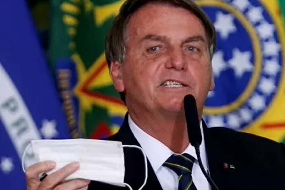 Bolsonaro retira homenagem a pesquisador contrário à cloroquina