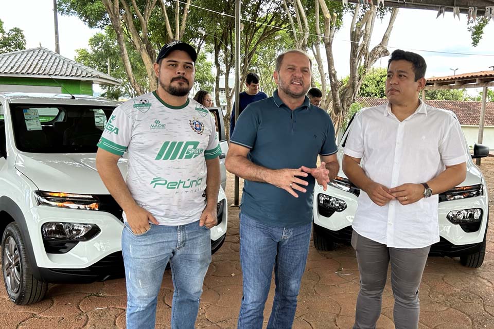 Prefeitura de Cacoal recebe novos veículos; recursos viabilizados pelo deputado estadual Cirone Deiró