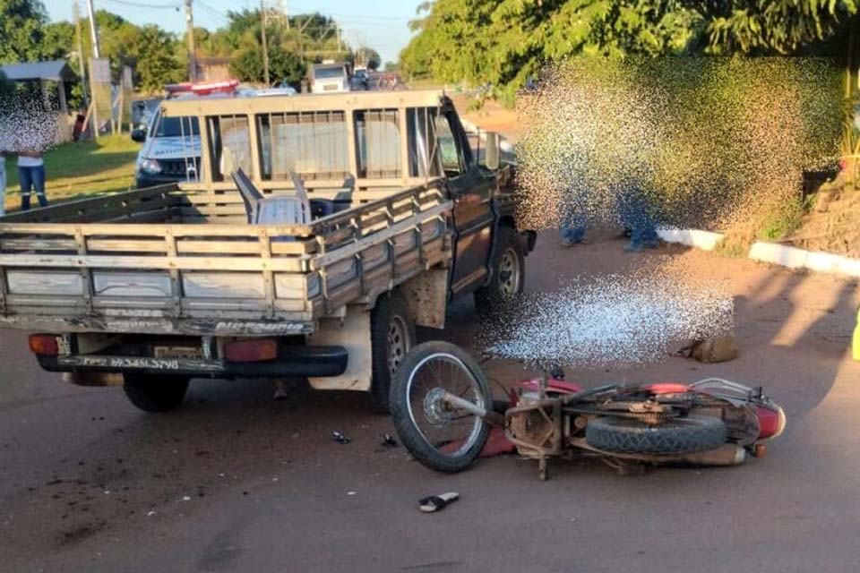 Servidora pública morre em acidente entre moto em caminhonete