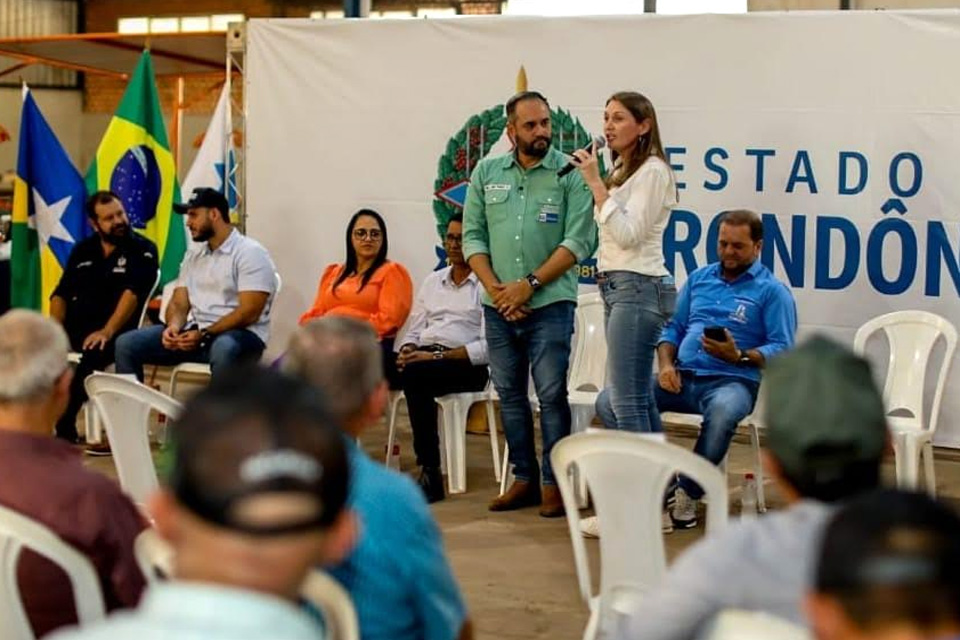 Municípios recebem equipamentos agrícolas e Deputada Lebrinha anuncia mais R$ 2 milhões