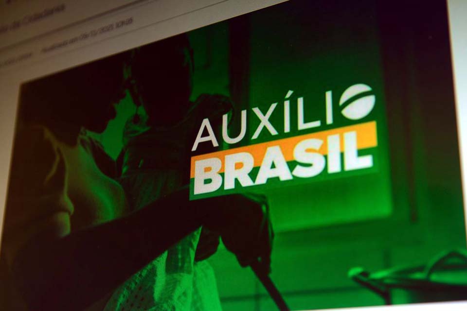 Beneficiários de Número de Inscrição Social  final 2 recebem hoje o Auxílio Brasil