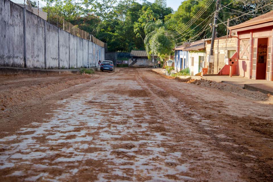 Moradores do bairro Costa e Silva comemoram a chegada de obras de infraestrutura nas ruas