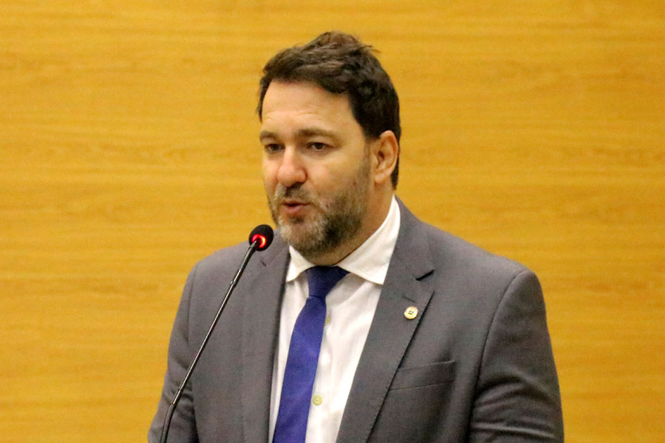 Deputado Alex Redano tem pedido atendido para a recuperação do travessão B-40 que liga a BR-421 a LC-80