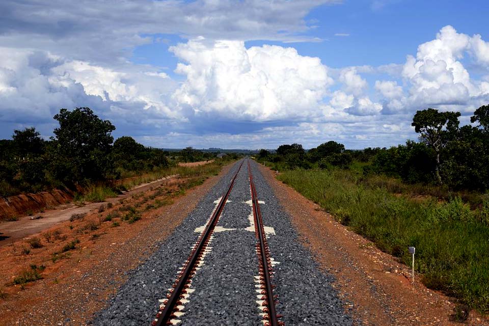 Exército assumirá obra de trecho da Ferrovia de Integração Oeste-Leste