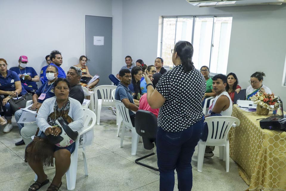 Moradores e servidores participam da Pré-Conferência Municipal de Saúde na USF Hamilton Gondim