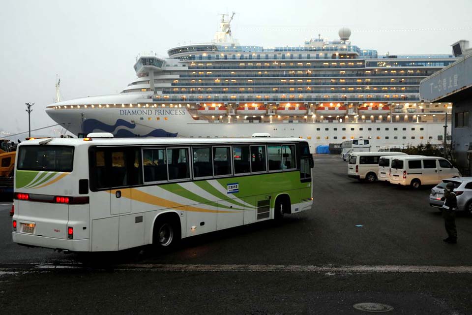 Passageiros de navio no Japão poderão desembarcar a partir de amanhã