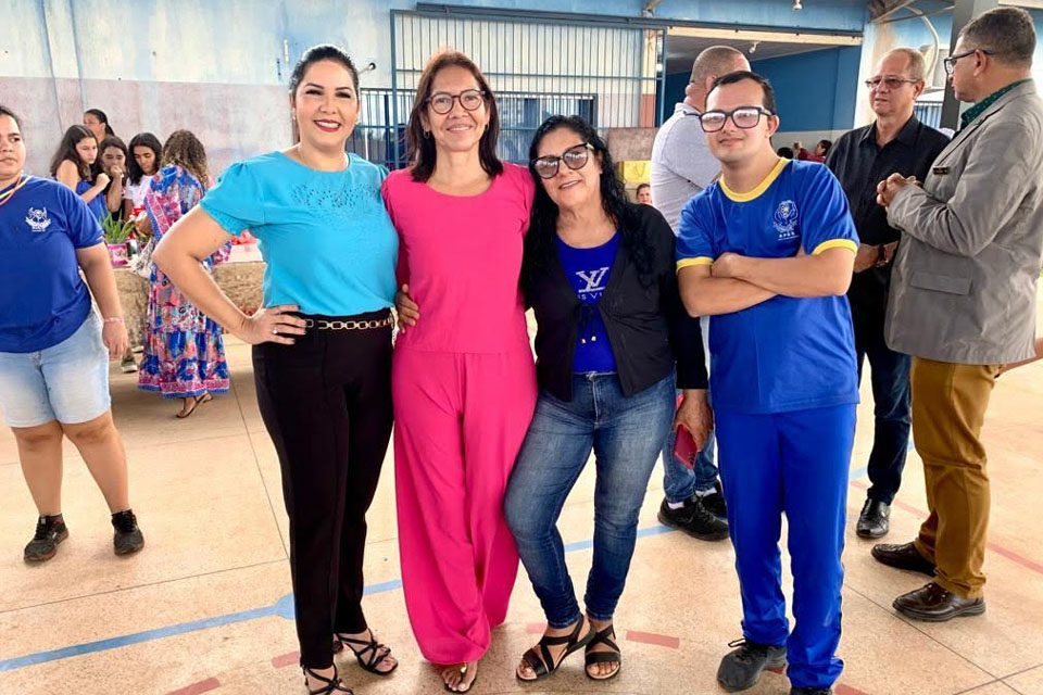 Deputada federal Cristiane Lopes participa da comemoração do mês das mães da APAE de Porto Velho