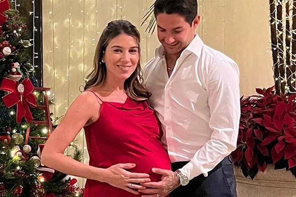 Nasce primeiro filho de Rebeca Abravanel e Alexandre Pato