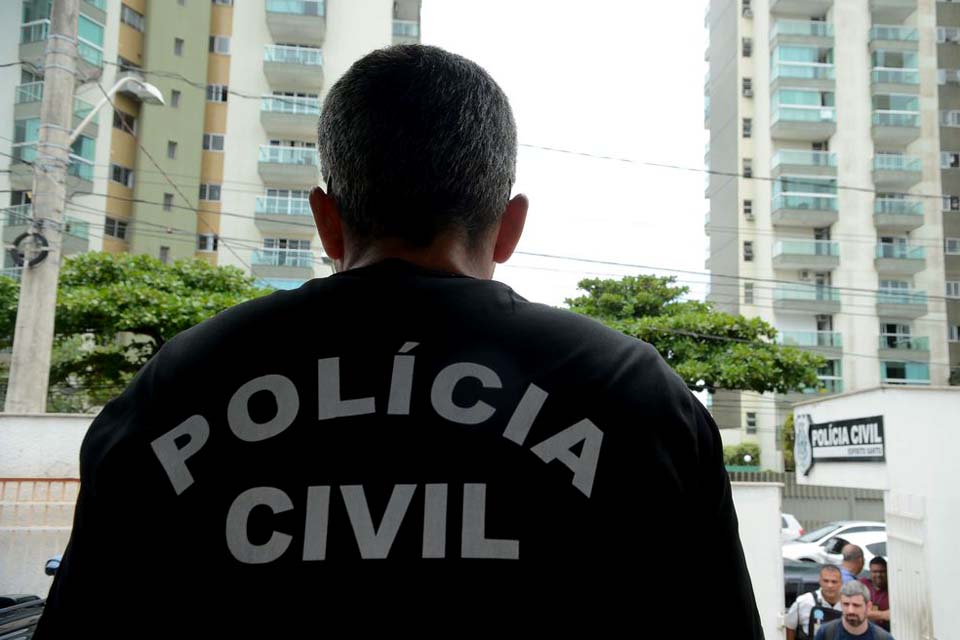 MP e polícia fazem operação em Niterói contra fraudes na educação