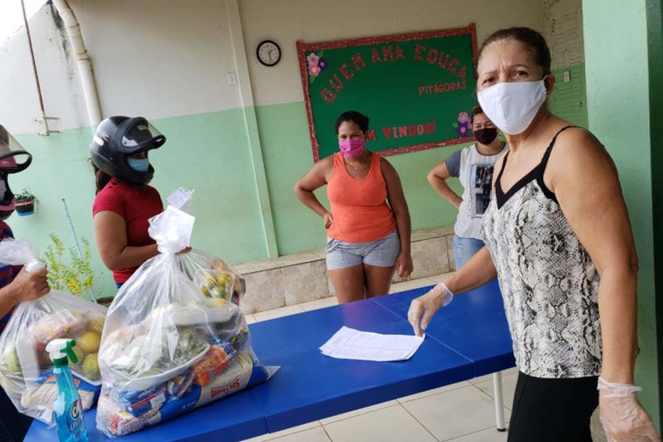 Prefeitura de Porto Velho entrega merenda escolar a alunos em vulnerabilidade social