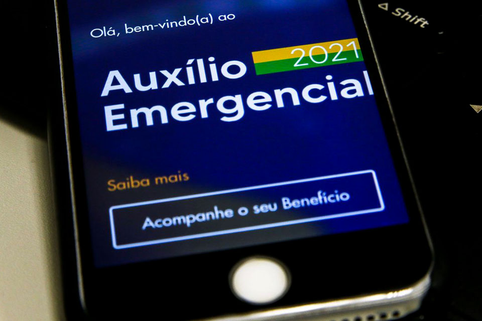 Caixa paga auxílio emergencial a nascidos em dezembro