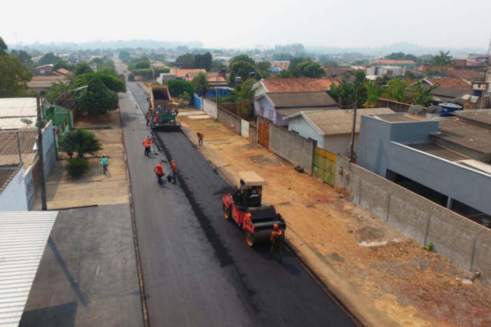 Ouro Preto do Oeste recebe obras de asfalto do governo 