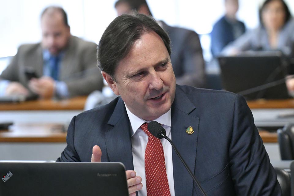 Senado analisa projeto do senador Acir Gurgacz que institui cartão digital de vacinação