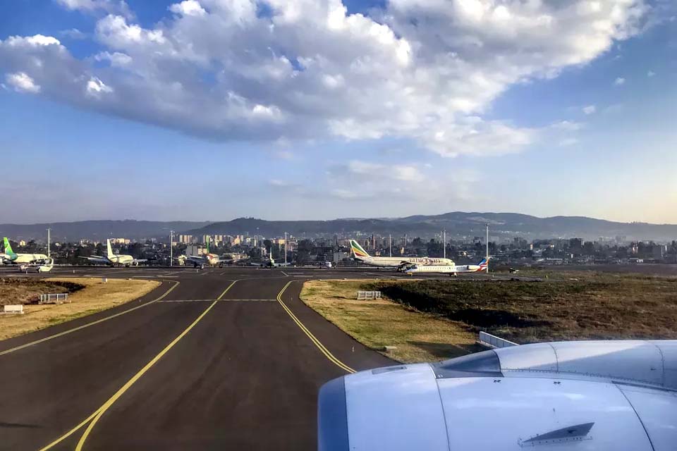 EUA alertam pilotos sobre tiros contra aviões em um dos principais aeroportos da África