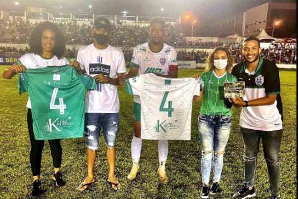 União Cacoalense presta homenagem a Silvão e eterniza camisa 4