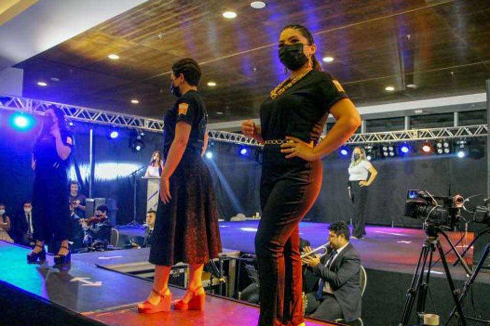 Desfile do projeto Arts Biohans da Agevisa promove inclusão social em Porto Velho