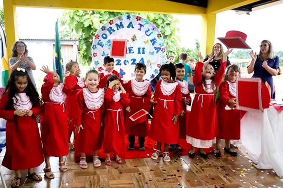 Formatura do Pré II da educação infantil da Escola Municipal Dominical Vitória