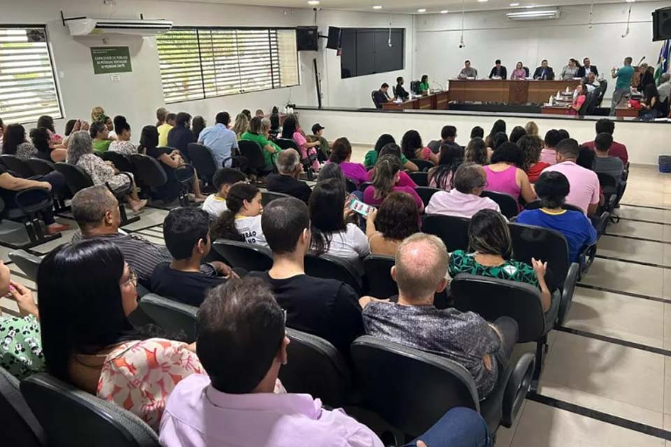 Homenagem a Professores da rede pública Municipal e Estadual é realizada na Câmara Municipal de Pimenta Bueno