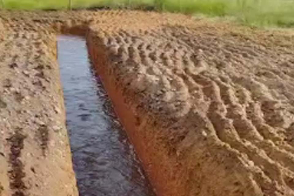 Rompimento de adutora prejudica fornecimento de água na Estância Turísitica