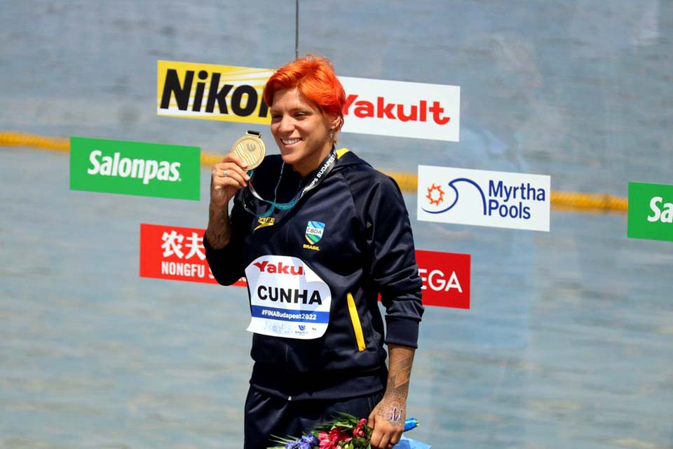 Águas abertas: Ana Marcela Cunha conquista ouro nos 5 km no Mundial