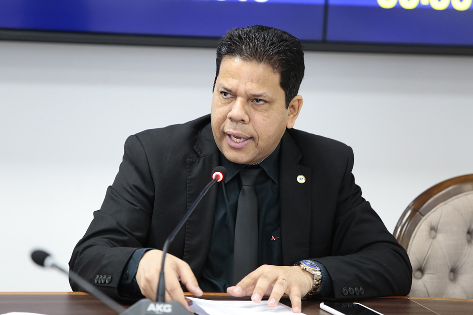  Comissão de Habitação e Assuntos municipais convida prefeito de Nova Mamoré e representante da Italac para prestar esclarecimentos